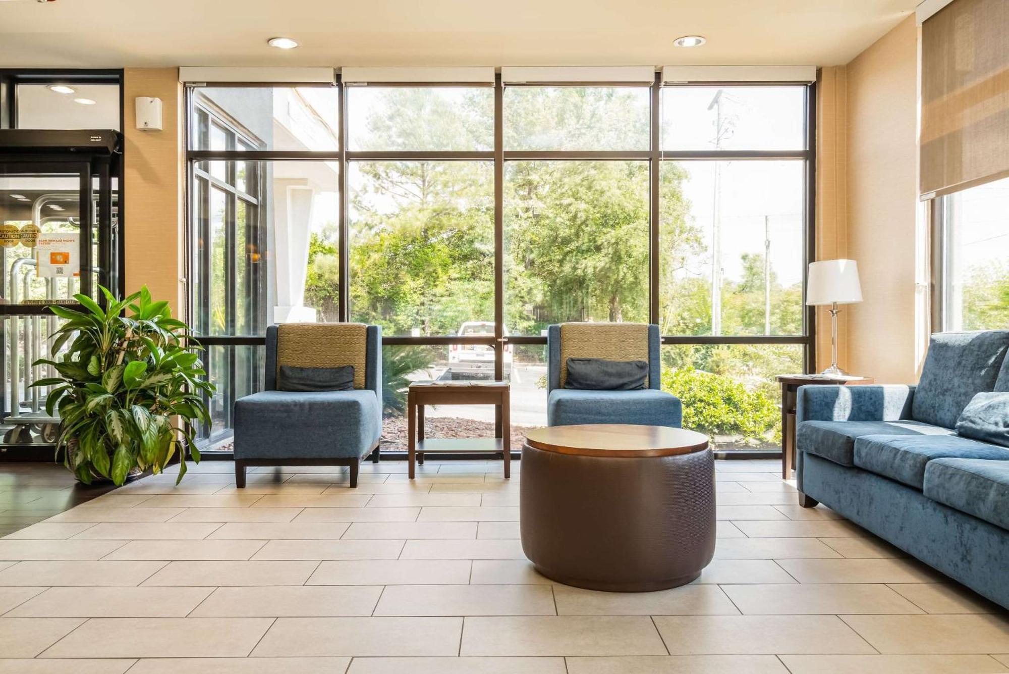 Comfort Suites Columbia Northeast - Fort Jackson エクステリア 写真