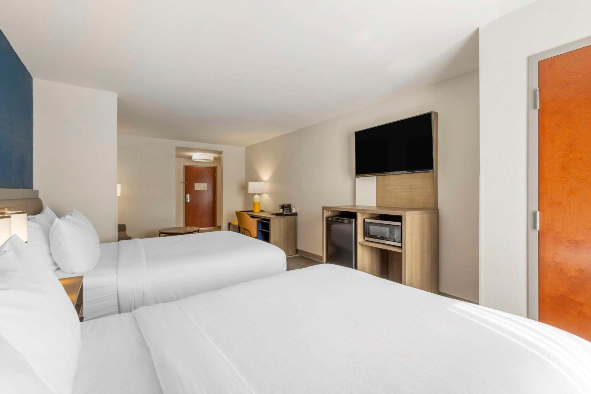 Comfort Suites Columbia Northeast - Fort Jackson エクステリア 写真