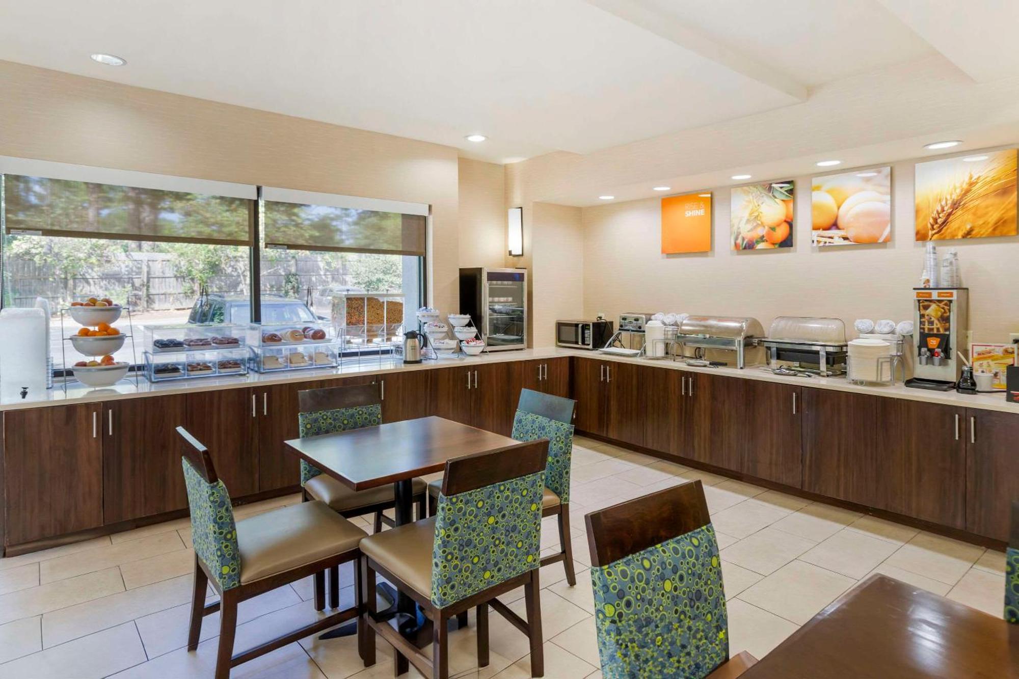 Comfort Suites Columbia Northeast - Fort Jackson エクステリア 写真