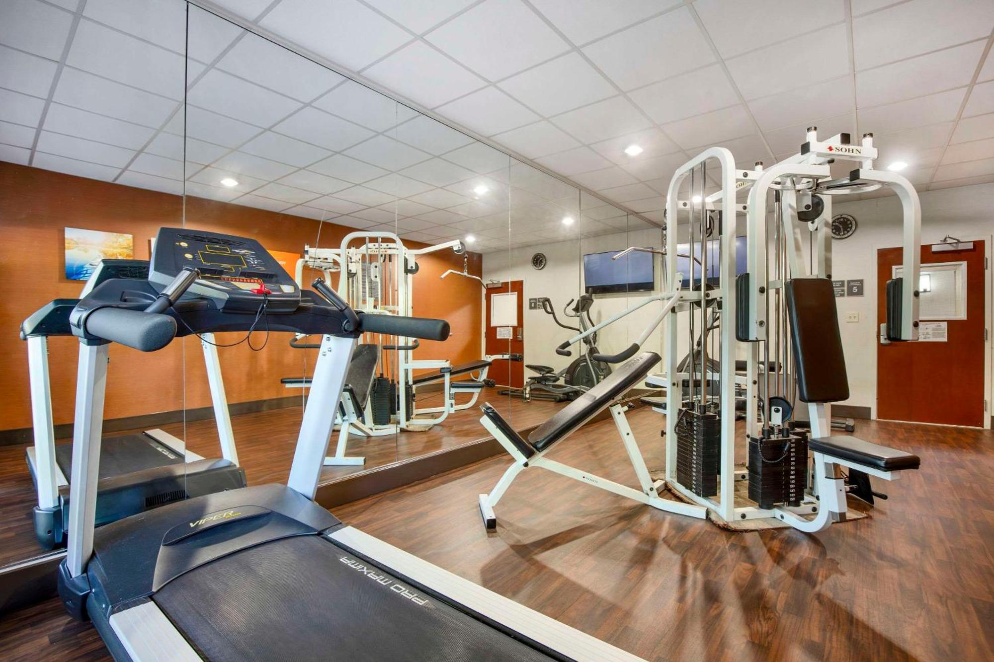 Comfort Suites Columbia Northeast - Fort Jackson エクステリア 写真