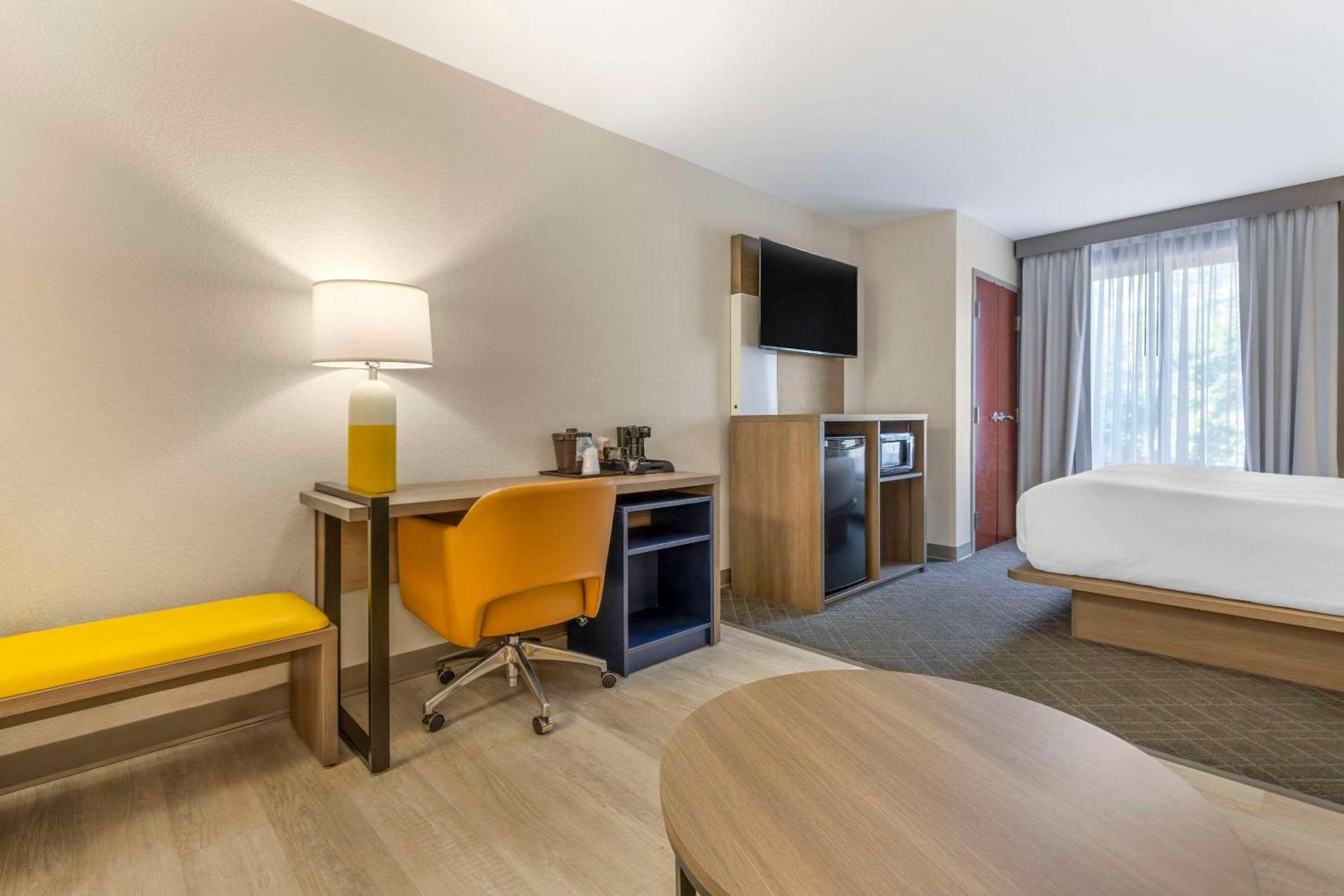Comfort Suites Columbia Northeast - Fort Jackson エクステリア 写真