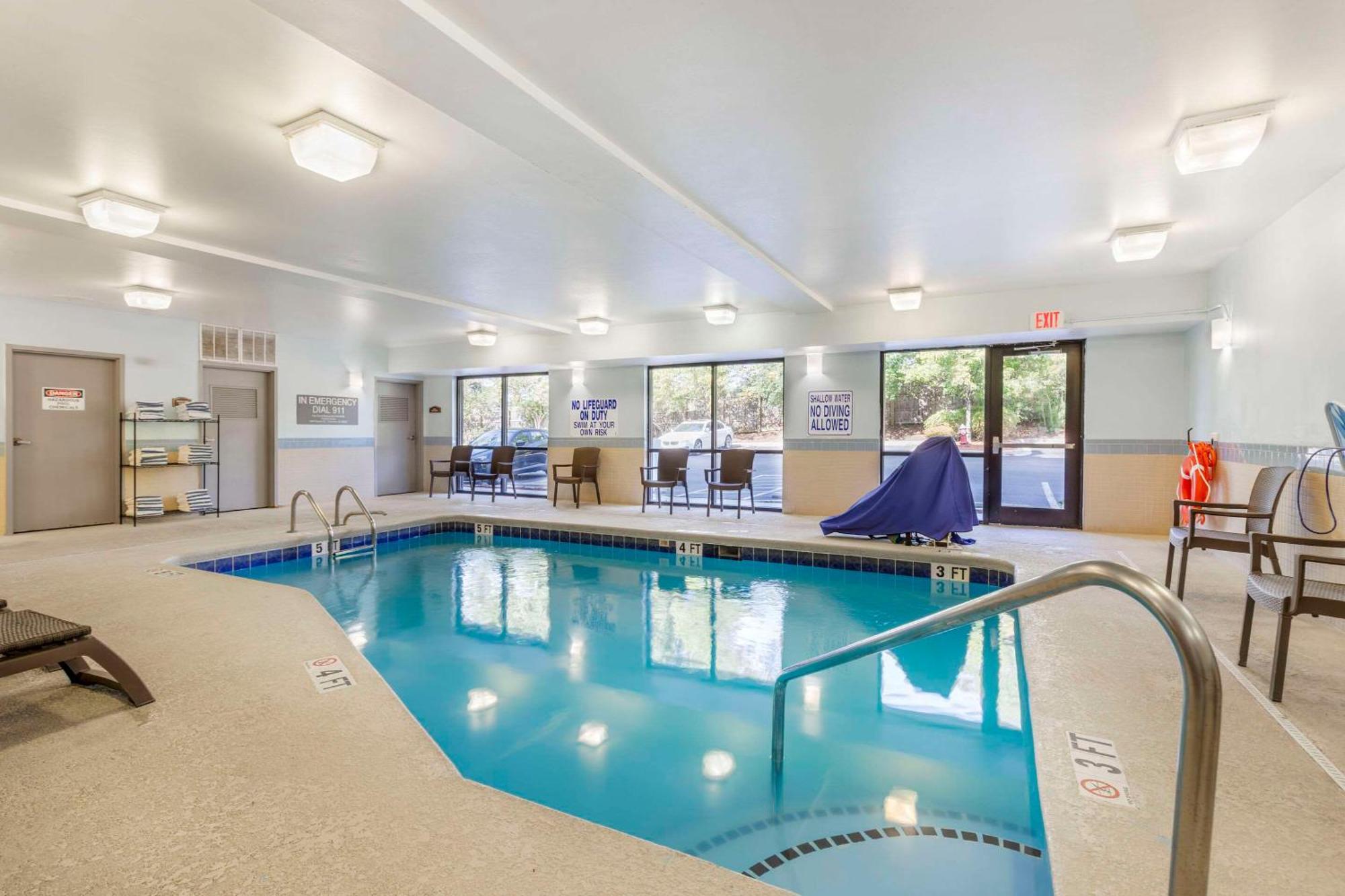 Comfort Suites Columbia Northeast - Fort Jackson エクステリア 写真